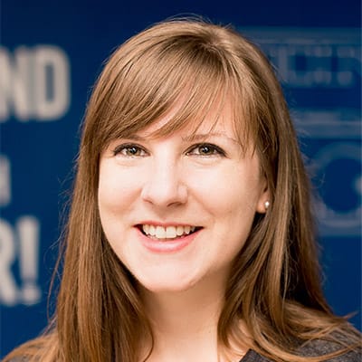 Sara Barz headshot
